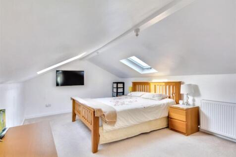Bedroom One_3.jpeg