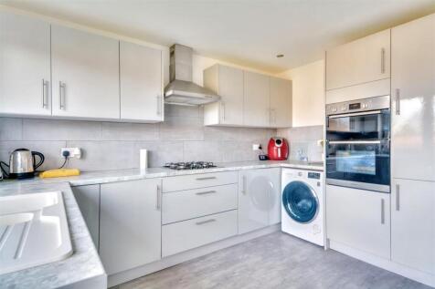 Kitchen_2.jpeg