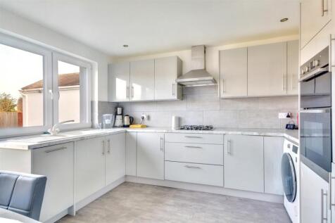 Kitchen_3.jpeg