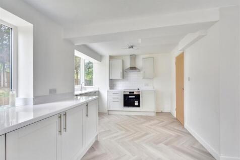Kitchen_2.jpeg