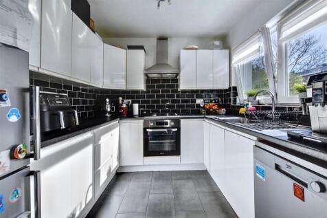 Kitchen_1.jpeg