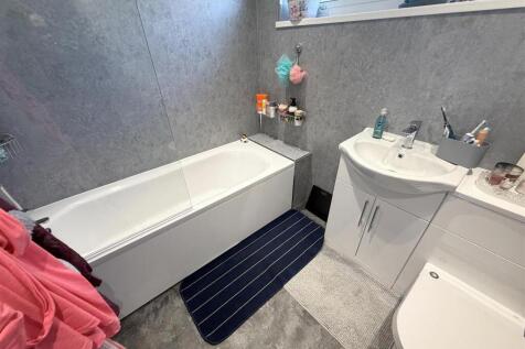 Bathroom.jpg