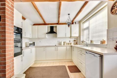 Kitchen_2.jpeg