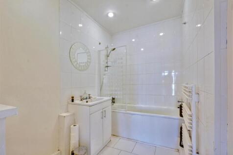 Bathroom_1.jpeg