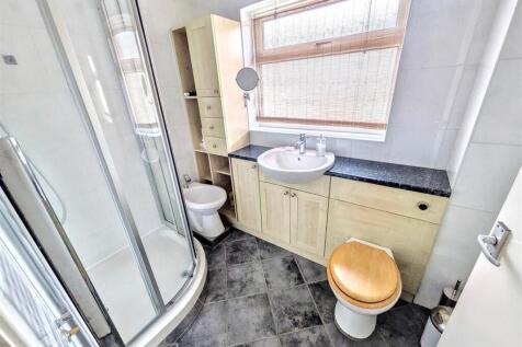 Shower Room_2.jpeg