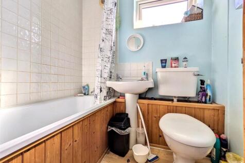 Bathroom_2.jpeg