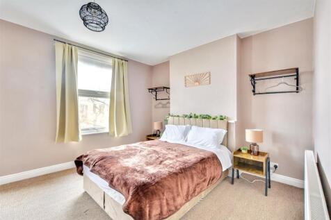 Bedroom One_2.jpeg