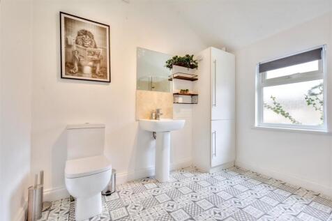 Shower Room_1.jpeg