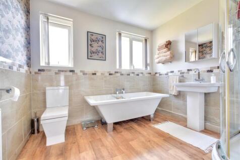 Bathroom_1.jpeg