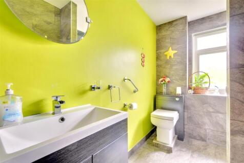 Shower Room_1.jpeg