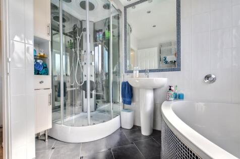 Bathroom_2.jpeg