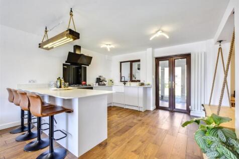 Kitchen_1.jpeg