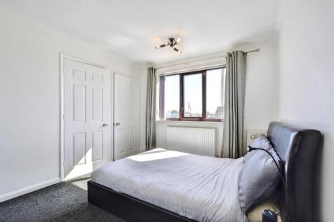 Bedroom 1_3.jpeg