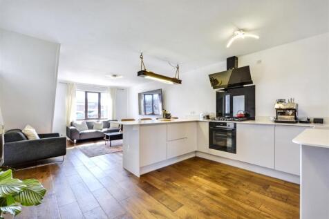 Kitchen_2.jpeg