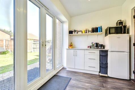 Utility Room_2.jpeg