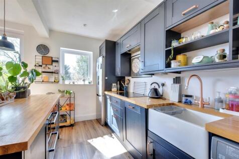 Kitchen_2.jpeg