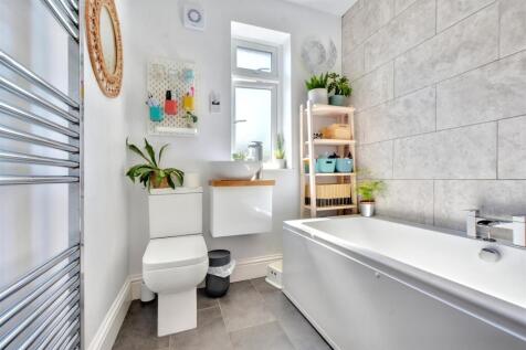 Bathroom.jpeg