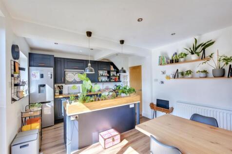 Kitchen_3.jpeg