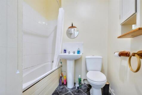 Bathroom.jpeg