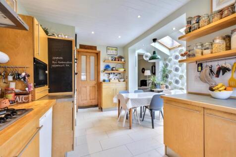 Kitchen_2.jpeg