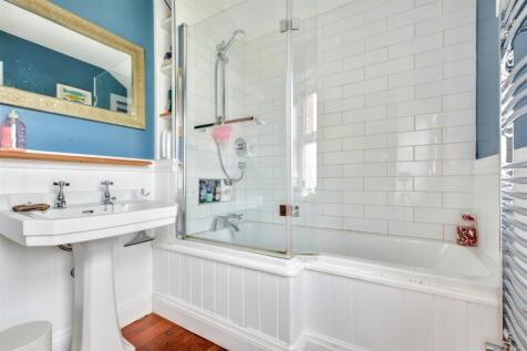 Bathroom_2.jpeg