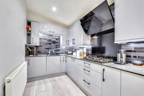 Kitchen_2.jpeg