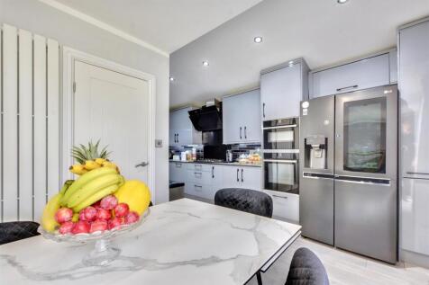 Kitchen_1.jpeg