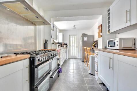 Kitchen_2.jpeg