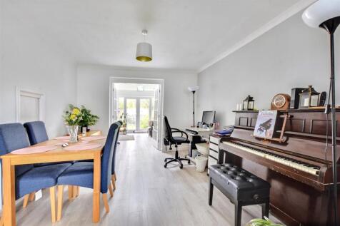 Dining Room_1.jpeg