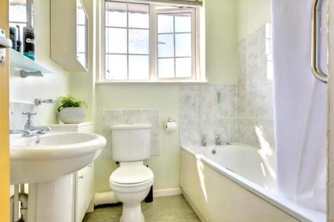 Bathroom_2.jpeg