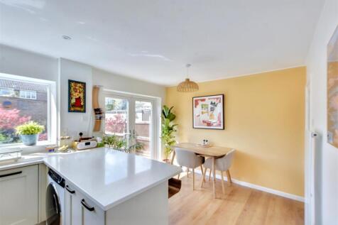 Kitchen_2.jpeg