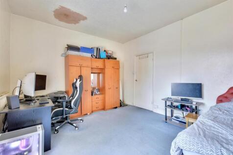 Bedroom One_3.jpeg