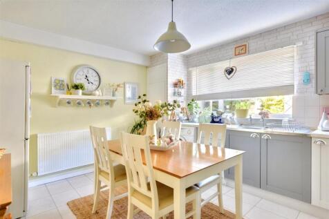 Kitchen_1.jpeg