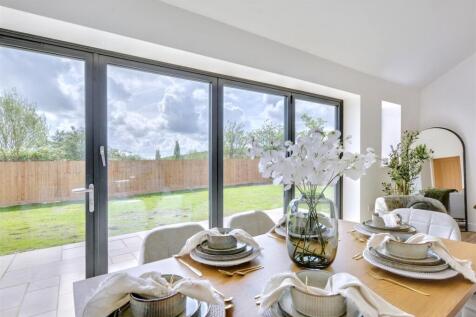 Dining Area_2.jpeg