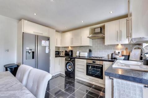 Kitchen_2.jpeg