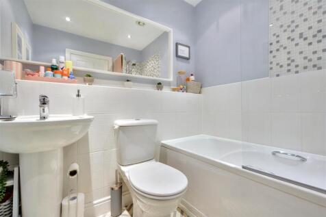 Bathroom_2.jpeg