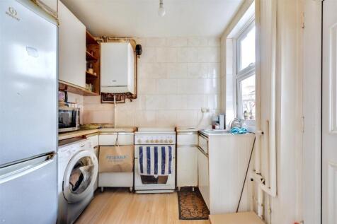 Kitchen_2.jpeg