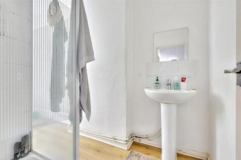 Shower Room_2.jpeg
