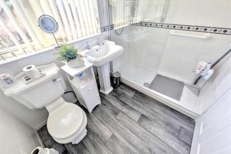 Shower Room_2.jpeg
