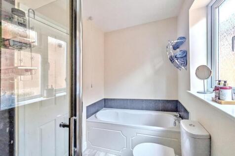 Bathroom_2.jpeg