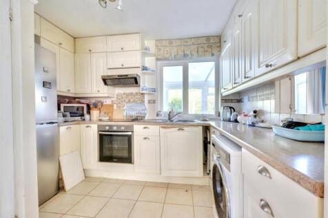 Kitchen_1.jpeg