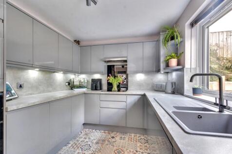 Kitchen_2.jpeg