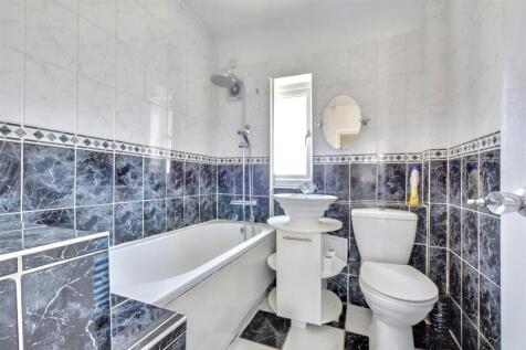 Bathroom_2.jpeg