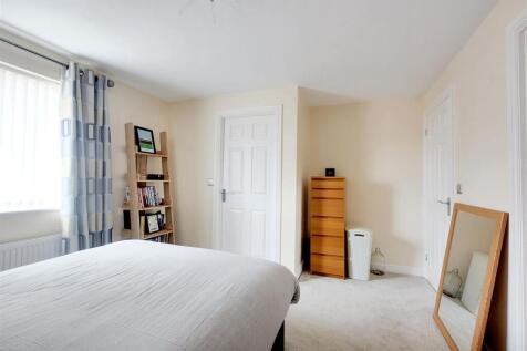 Bedroom 1_2.jpeg
