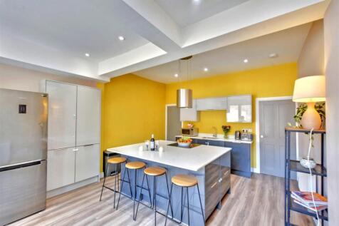 Kitchen_2.jpeg