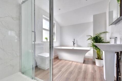Bathroom_1.jpeg