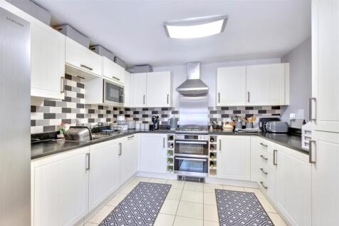 Kitchen_1.jpeg