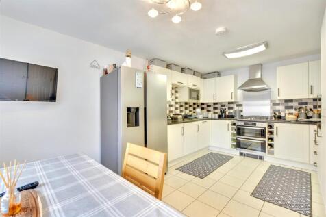 Kitchen_3.jpeg
