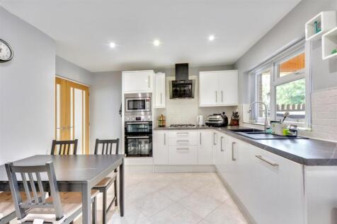 Kitchen_1.jpeg