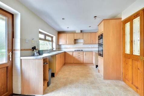 Kitchen_2.jpeg